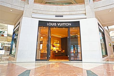 louis vuitton store boston.